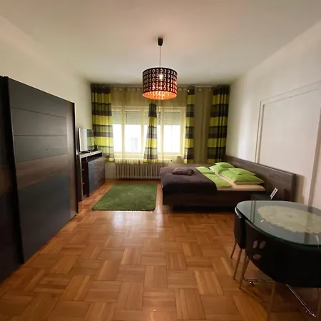 Apartment & And Center *