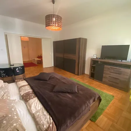 & And Center Apartment