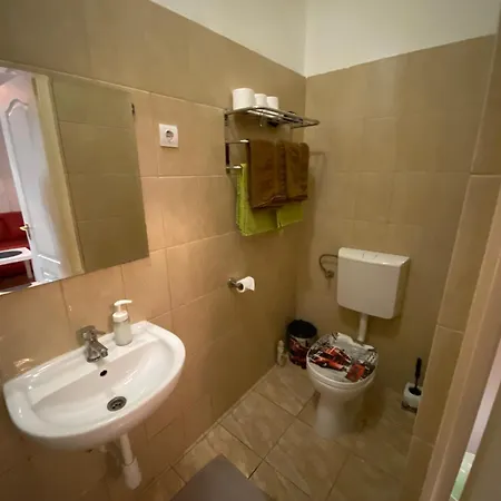 & And Center Apartment Budapest