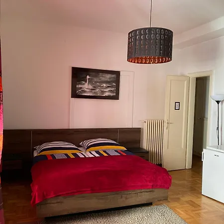 Apartment & And Center *