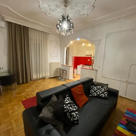 & And Center Budapest