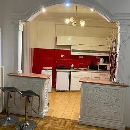& And Center Apartment Budapest