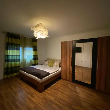 & And Center Apartment *
