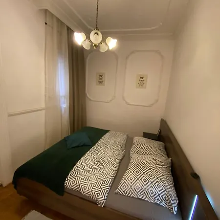 Apartment & And Center *