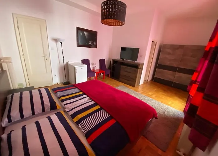 & And Center Apartmán