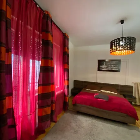 Apartament & And Center